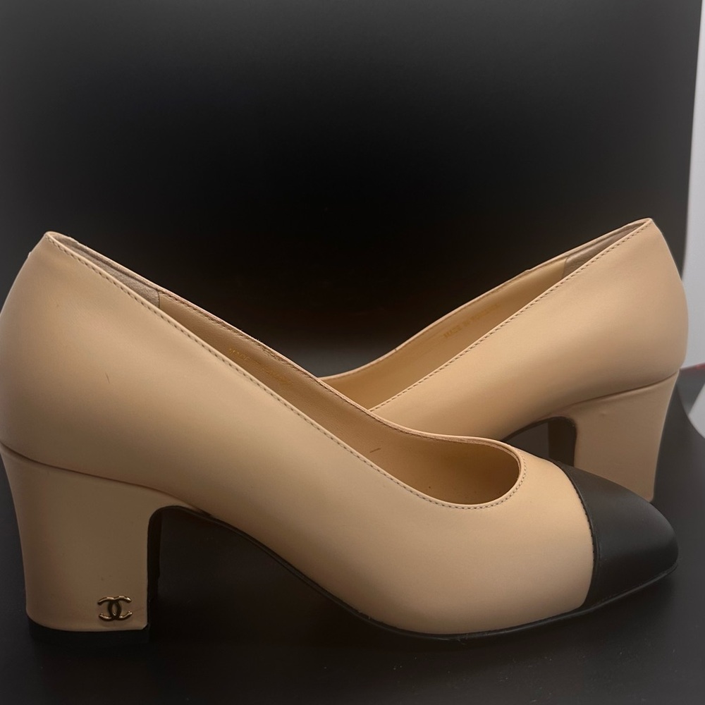 CHANEL Uniforme heels